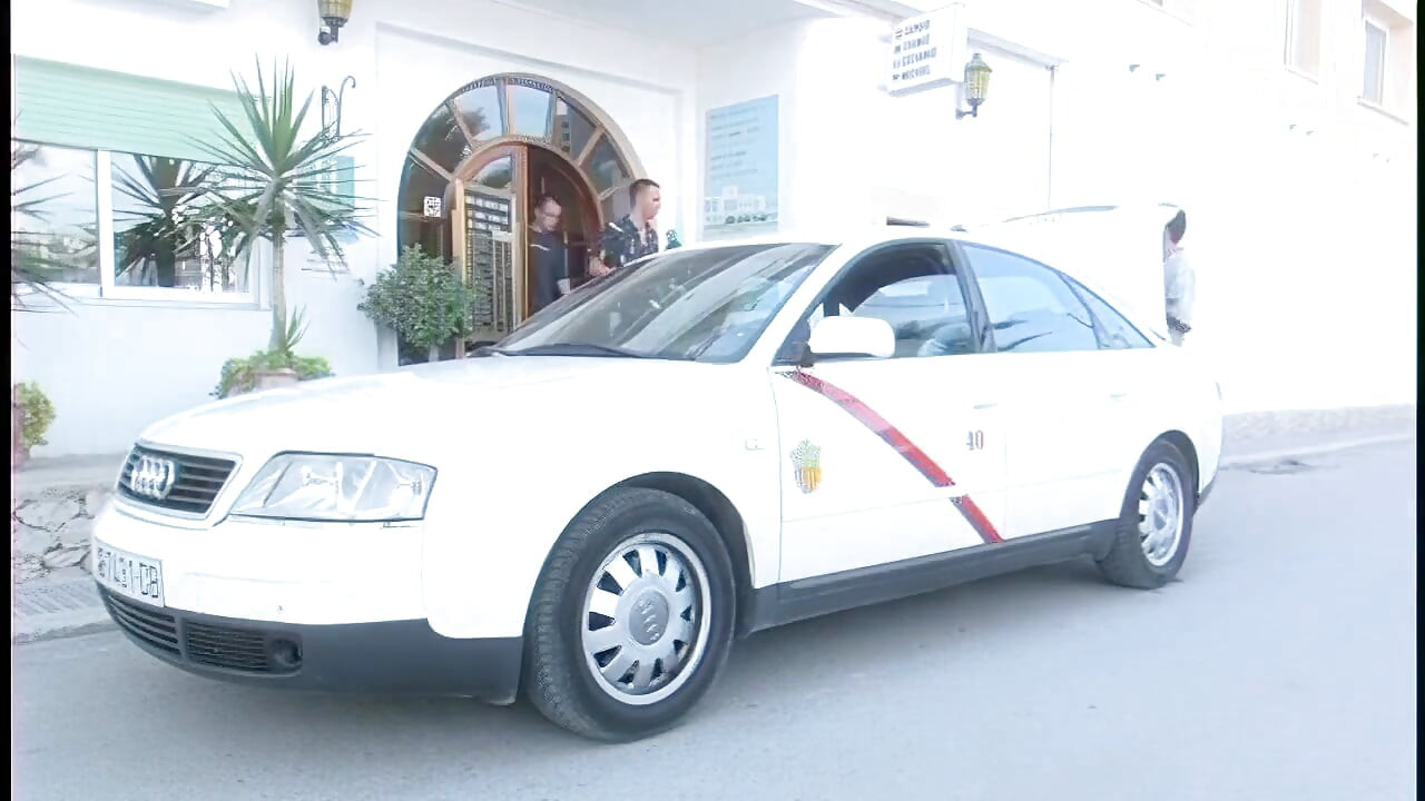 Blonde Babe Seduces Taxi Driver in Steamy Encounter