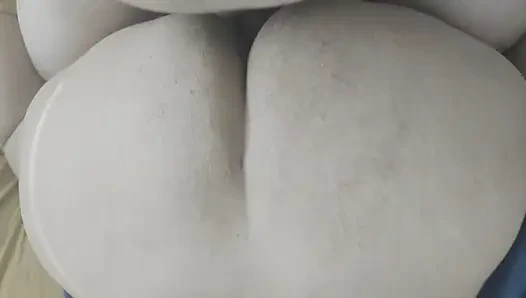 Pantat panas senang dengan penis saya suka ditembus