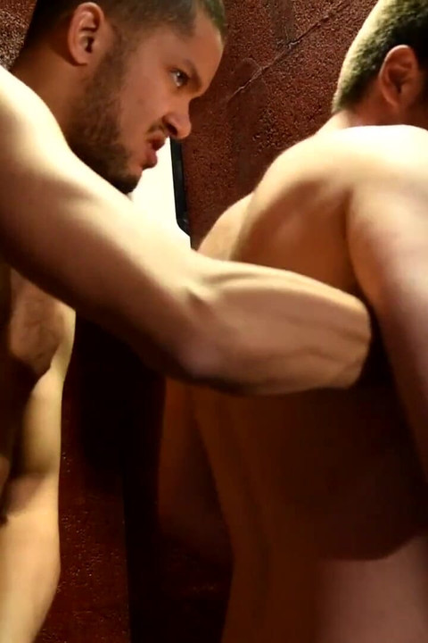 Seksualne zabawy w chowanego w kabinach sauny