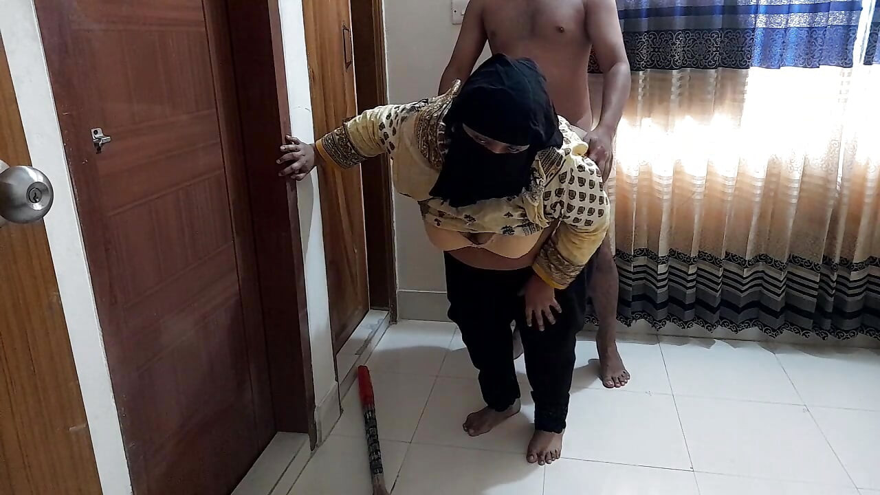 Indian Maid Fucked by Boss While Sweeping Office - Big Ass Creampie