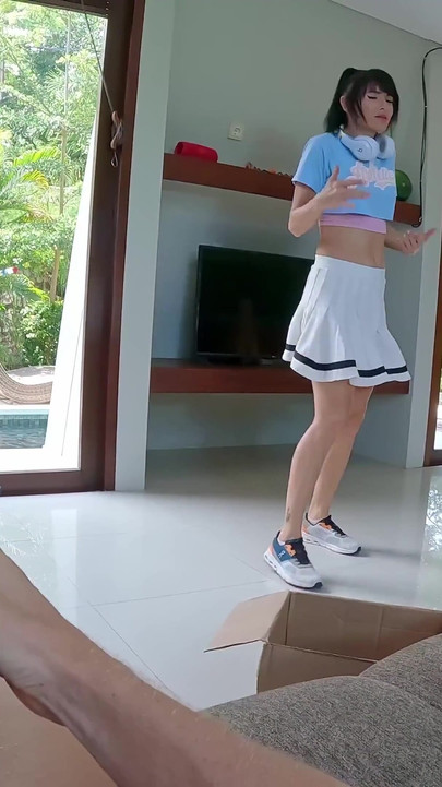 “他在继妹内射了3次潮吹阴户的情绪时刻！HOENY PLAY BOX”