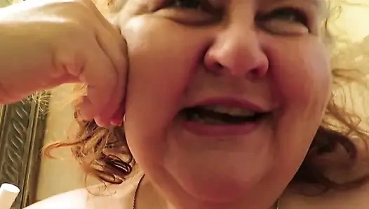 Aku menguasaimu dengan lidah budakku