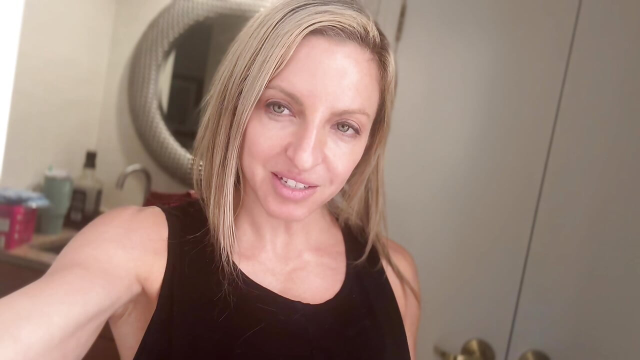 The Hitwoman Episode 21 Featuring Lora Cross and Baxx