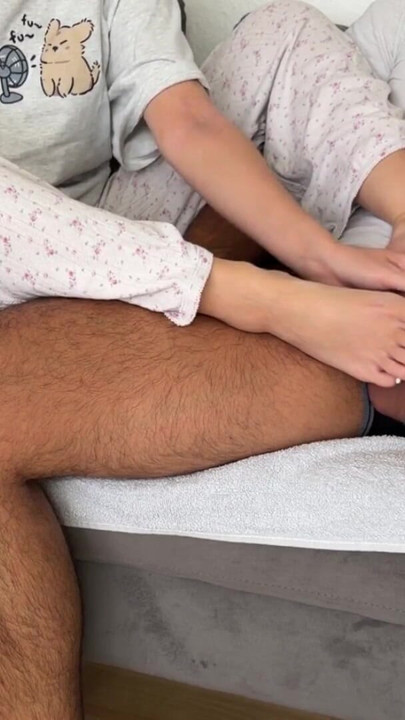 Stepbros cum on my feet. I know he loves my white toes. | Clip 2
