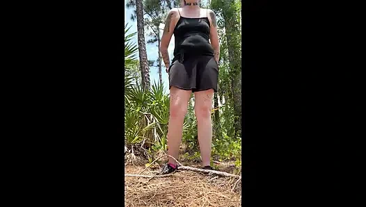 Outdoor-trail pinkeln