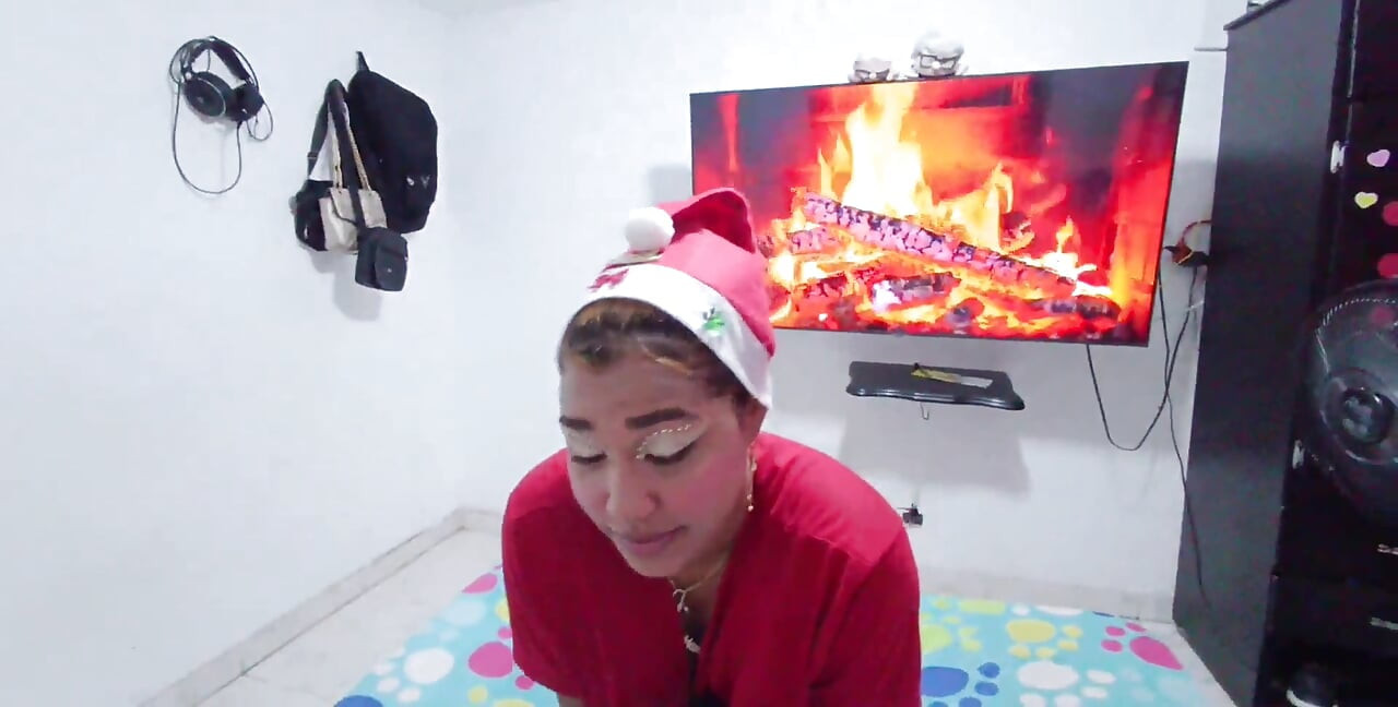 Acogedora follada junto a la chimenea