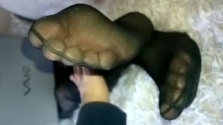 Dedos de los pies en pantimedias