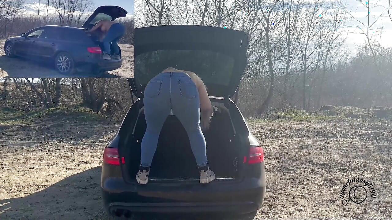 Car Quake: Bouncing Beauty in Motion