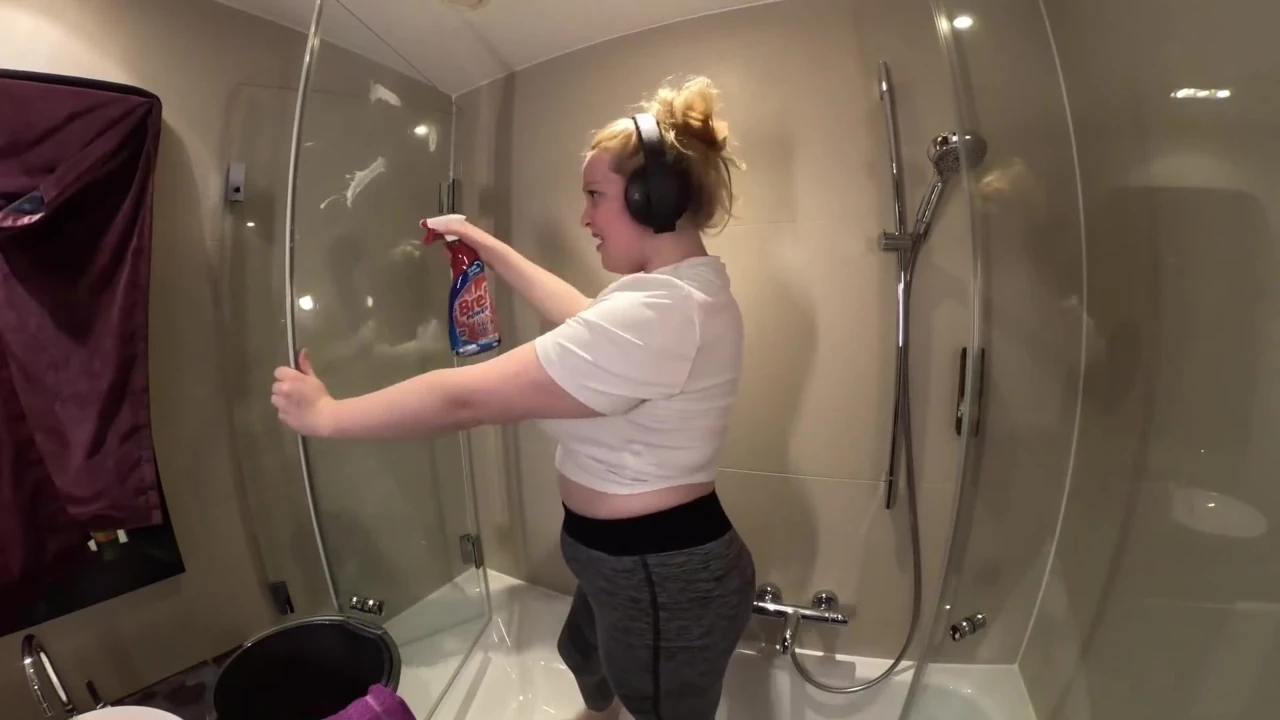 Raphaela’s Cleaning Fetish – Part 1