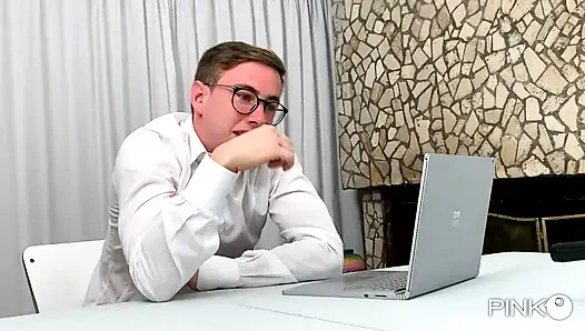 Korinha, Max Felicitas tarafından Pinko için test edildi