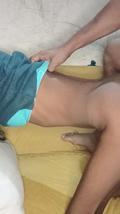 buddhe ko chadi jawani apne bete ki bahu ko goli khake pela | Clip 2