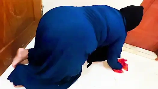 POV: Незнакомец трогаю ее большую жопу без разрешения с его эрекцией и начать грубый трах, теперь она чувствует это, но никто не трахает ее