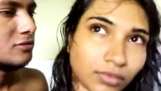 North indian girl sucks her bf and get it