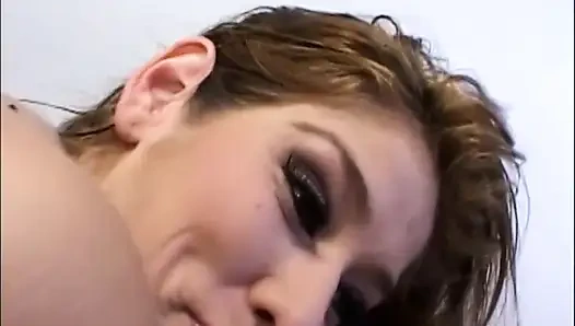 Büyük memeli olgun yarak orta yaşlı seksi kadın... Anal sikiş