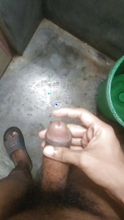 então eu fui ao banheiro, colocar sabão em minhas mãos, e bateu a alça