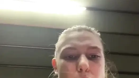 Big ass in Leggings training so hard