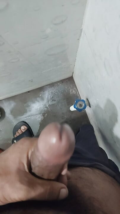 hastmaithun karte hue maal girate hue