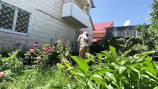 Грубый секс с мужчиной в парке