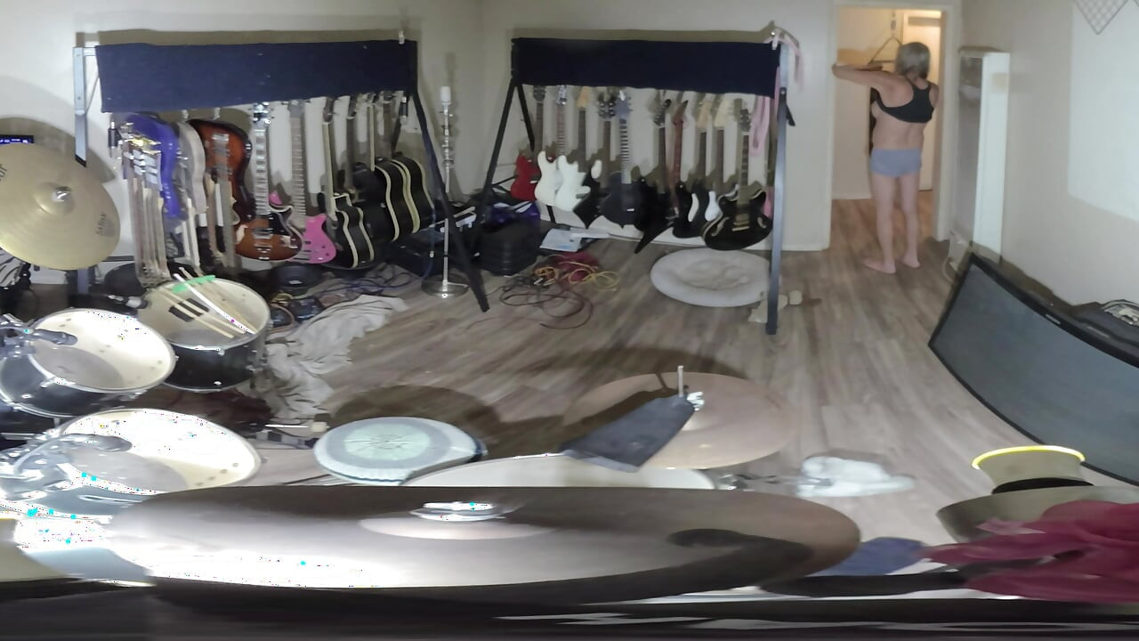 Lizzy yum sd aralık 2025 sahne arkasında post op transeksüel salıncakta mastürbasyon yapıyor