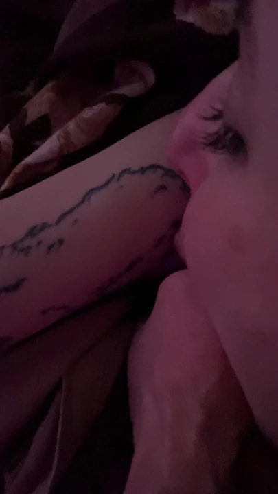fucked a friend while the girl is not at home