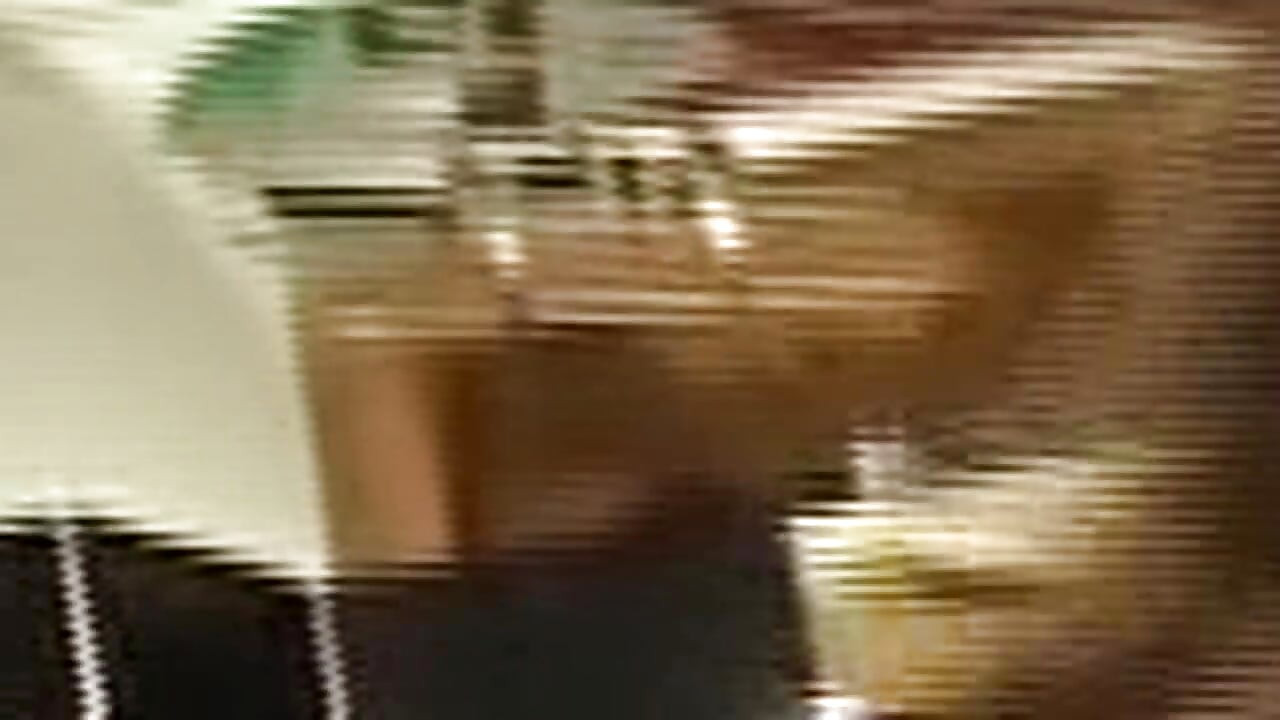 격렬한 스트레칭 후 두꺼운 정액으로 넘쳐나는 후장 벌리기