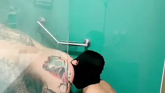Принимает и дает золотой дождь плюс трах