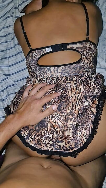Luego de una FIESTA de DISFRACES un desconocido me vio con mi vestido sexy y no dudo en proponerme tener SEXO, que rico!