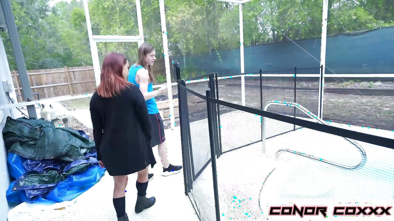 ConorCoxxx-Maria Jade ssie i pieprzy się za pracę