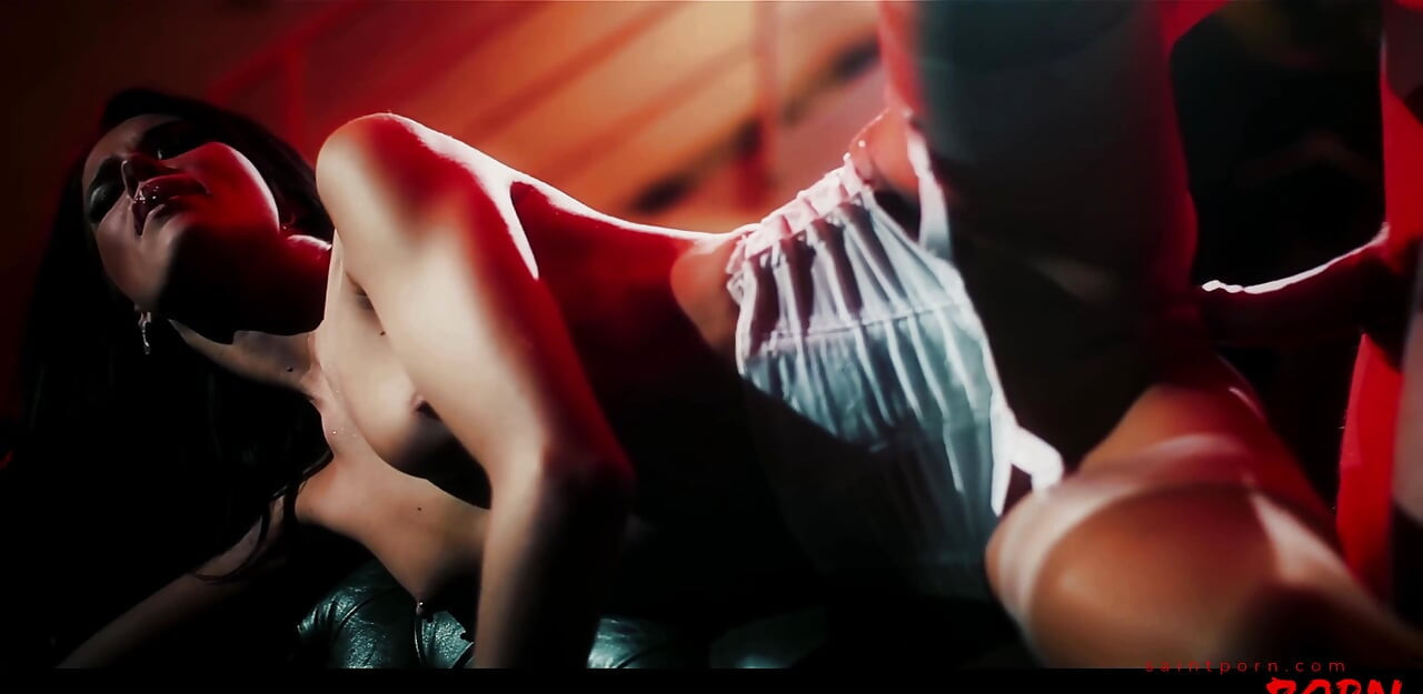 Megan Coxxx și Scarlett March iau tone de pulă brută în cur