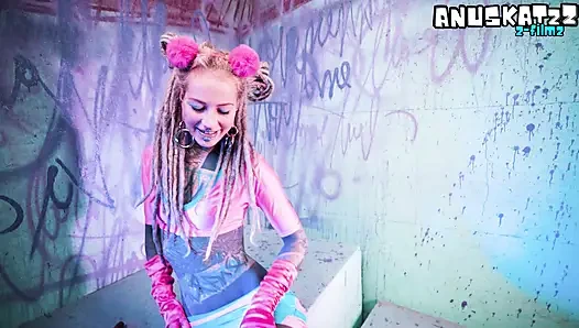 Gadis bertato ini didobel penetrasi pakai mainan seks - masubasi anal - atm, gothuru, punk, dp