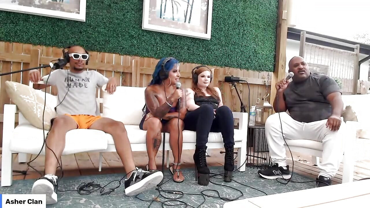 Livestream Erwachsener nur chatten mit spanischer barbie, Dwayne Foxx, Mrflourish Podcast Asherc über die uhr