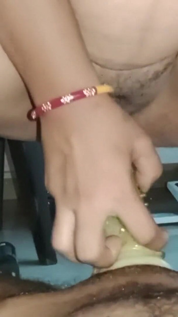 Látványos pillanat a "Pooja bhabhi ko morning me choda" -ból