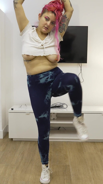 Yoga Training Warmup Jumping Jacks Skipping Rope Big Tits