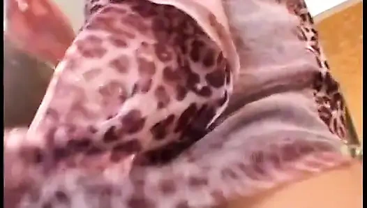 Pantat tante seksi dientot habis-habisan