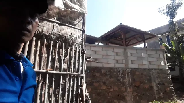 Просто поймали, хочу помастурбировать, на краю клетки, до писсинга