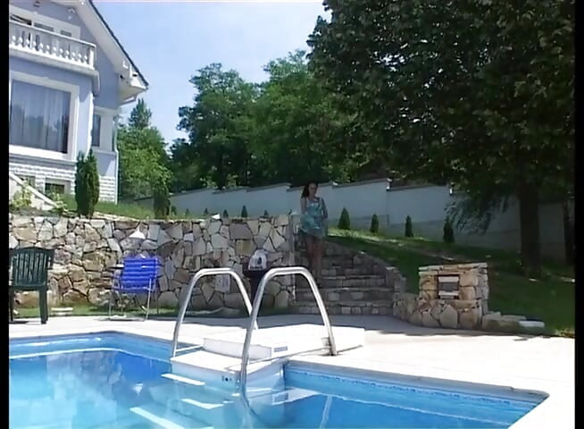 Solo pee girls sexy Annamari and her girlfriend Simona