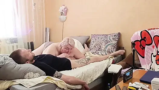 Kayınvalidemin sakso çekmesini ve yarağımdan her damlasını emmesine bayılıyorum