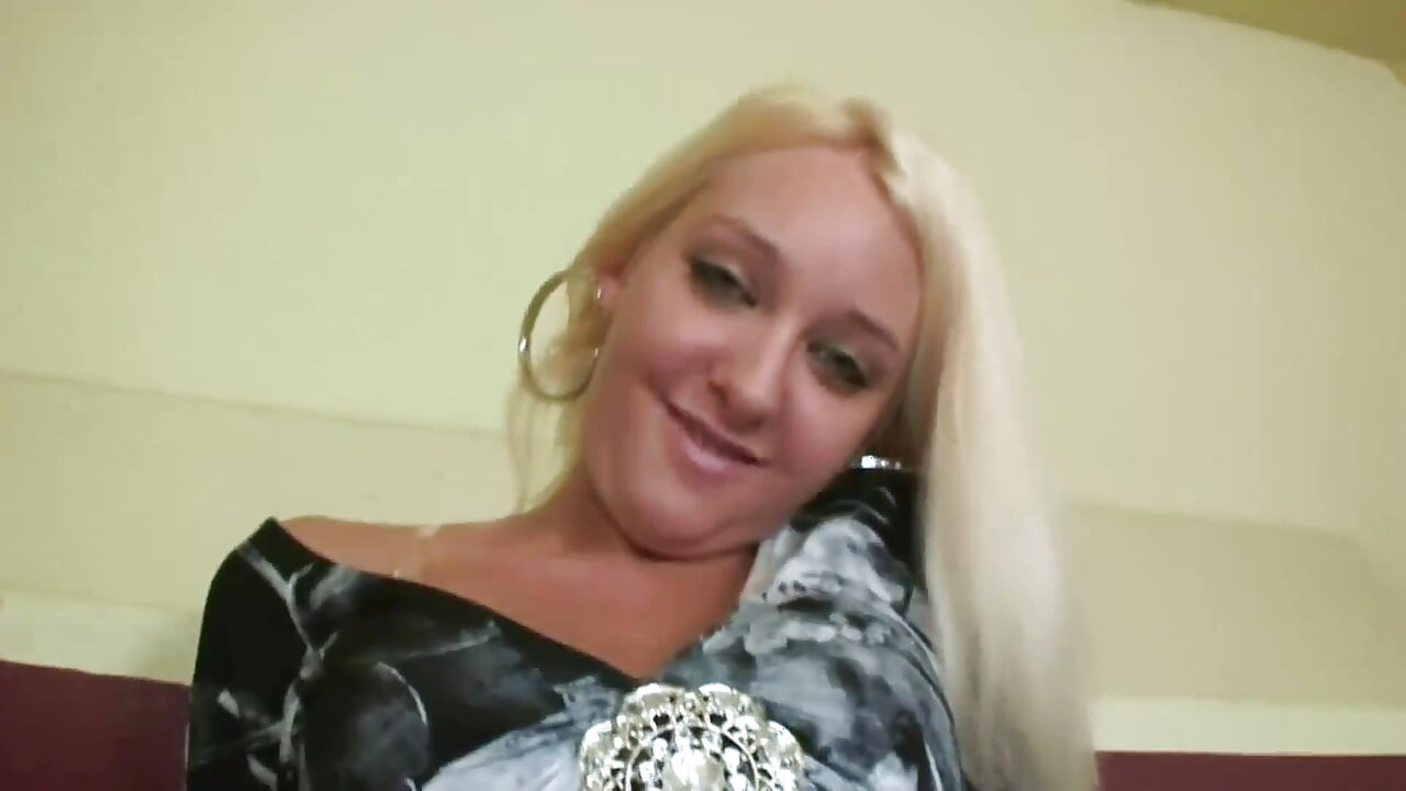 Young blonde bitch blowing cock and getting banged
