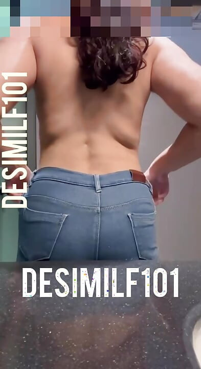 Bhabhi selfie boobs show