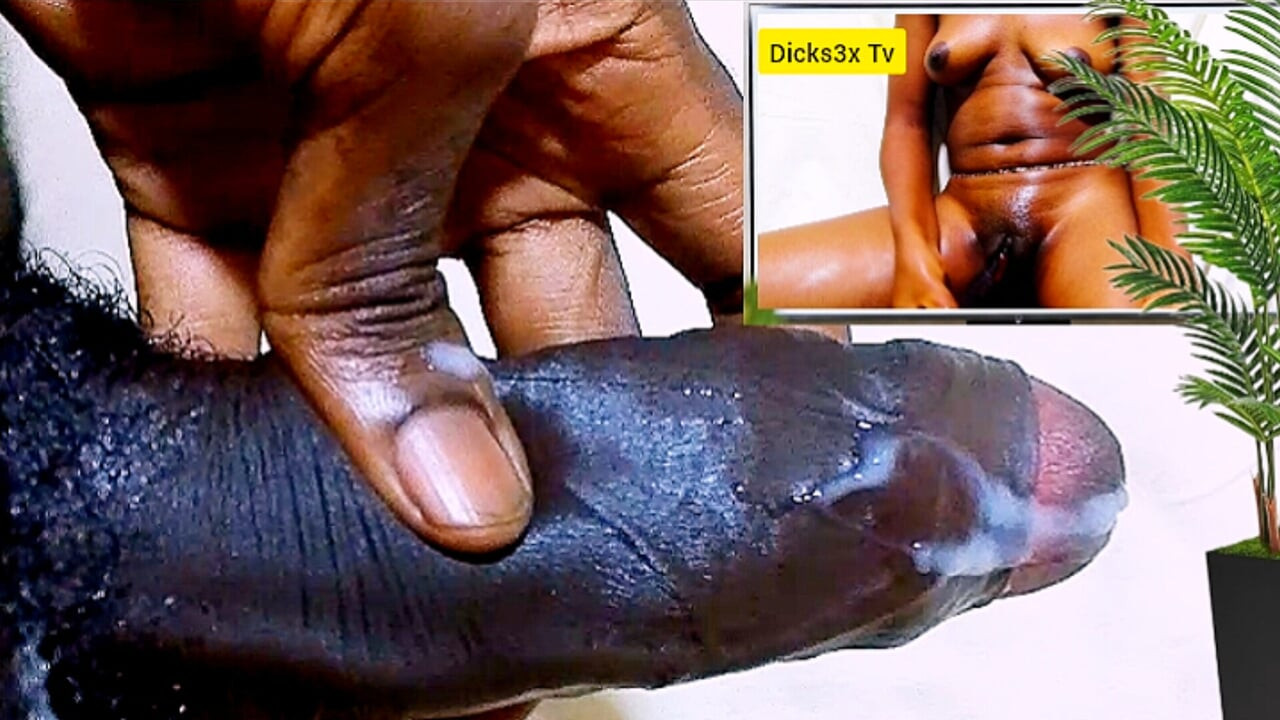 Σόλο αυνανισμός εφήβων ενώ παρακολουθώ καυτό πορνό γαμιέται με μπουκάλι, απολαμβάνοντας τη σεξουαλική ευχαρίστηση μέχρι το σκληρό μου να πάρει CUM