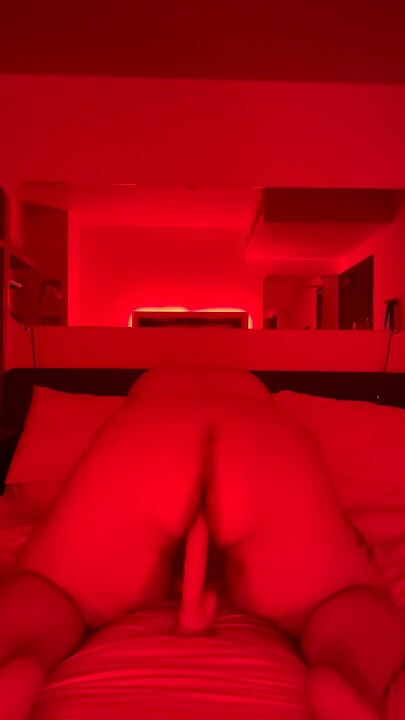 BBW MILF Rides Dildo