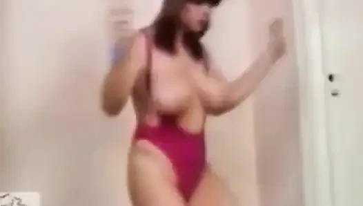 İngiltere'nin göğüsleri 6