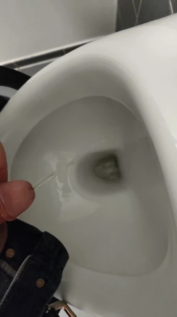 Pissing #33