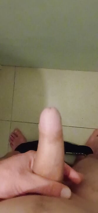 Jerking off allone