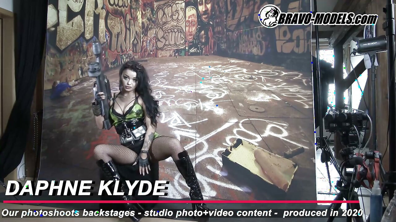 Backstage -fotografering Daphne Klyde - Vuxen