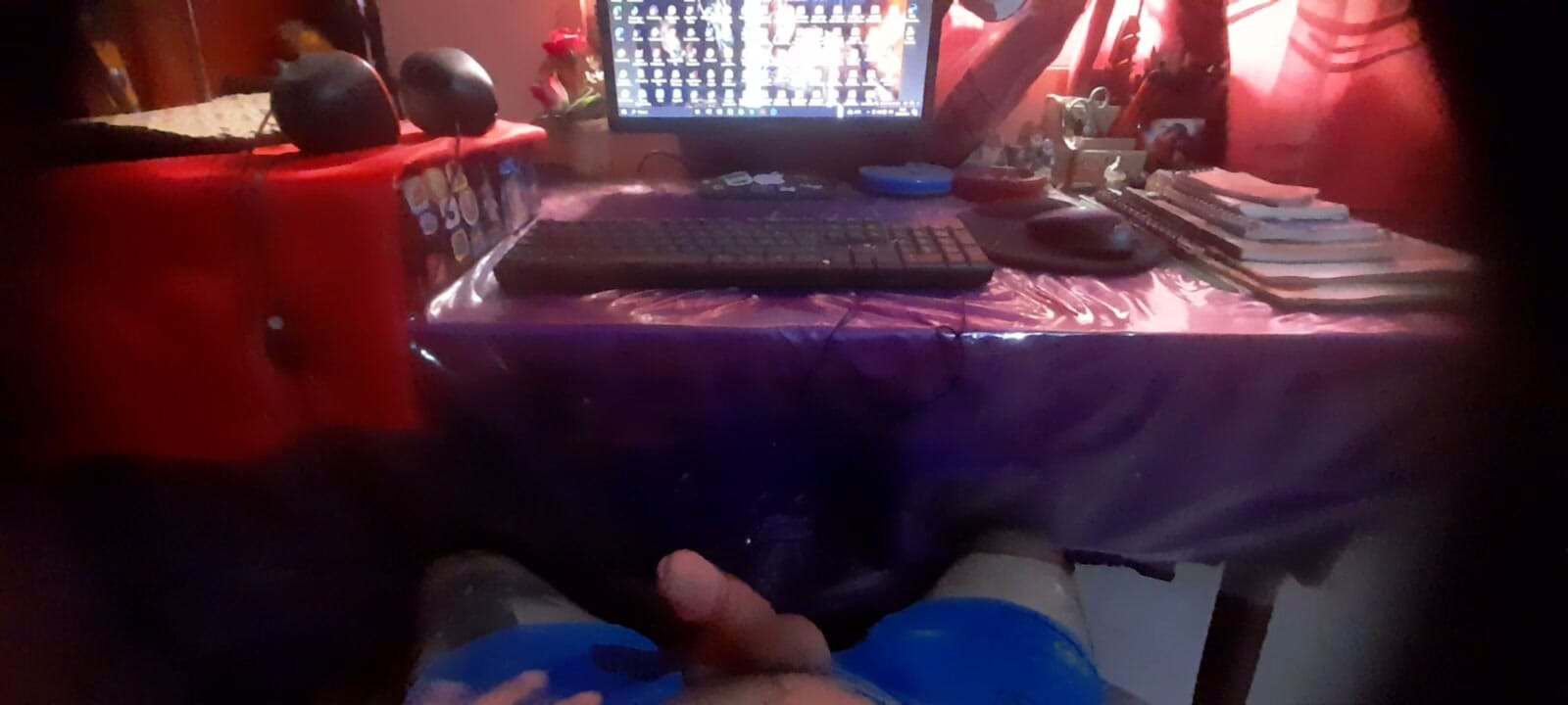 Playing with my penis.. 🍆