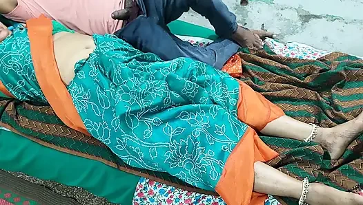 Сводная сестра и я расслаблялись на кровати, когда он был потрясен мыслью, что я вдруг захотела заняться сексом с ним.