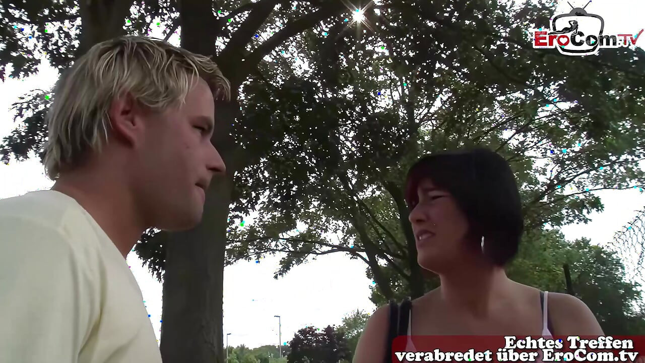 Niemiecka gospodyni domowa zapraszana na seks na ulicy