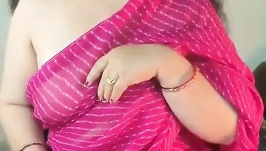 Schau sie dir sie an, wie sie bekommt, wenn sie masturbiert