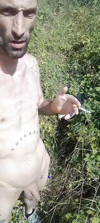 Çıplak açık havada selfie